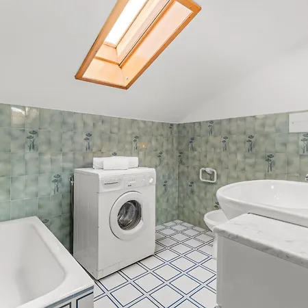 Hostdomus - Oasi Free Garage And Pool 아파트
